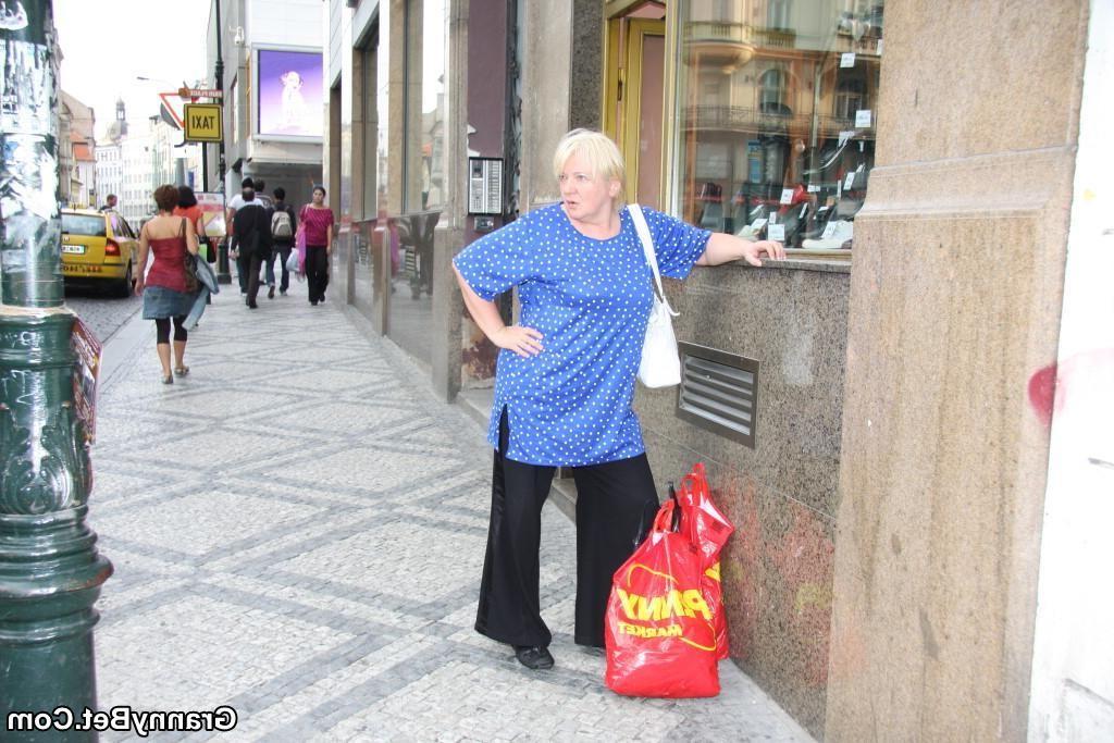 16P The chubby mature will blow the young man then take a place