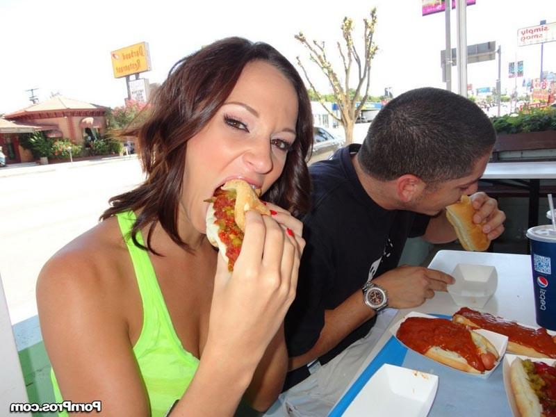 16P Slutty hoe Jada Stevens gets fucked deep down the throat