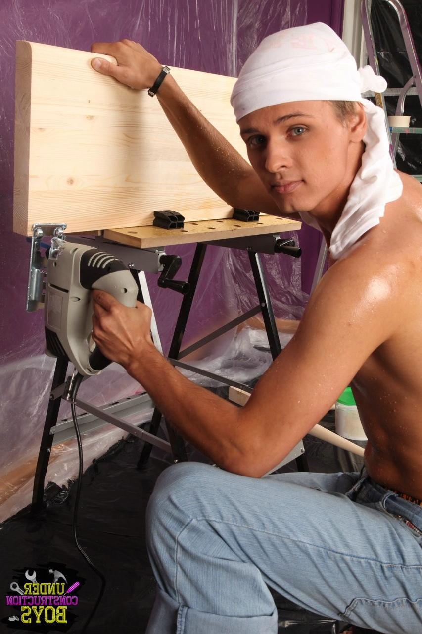 12P Oiled up construction guy tempts hands and cock of horny twink