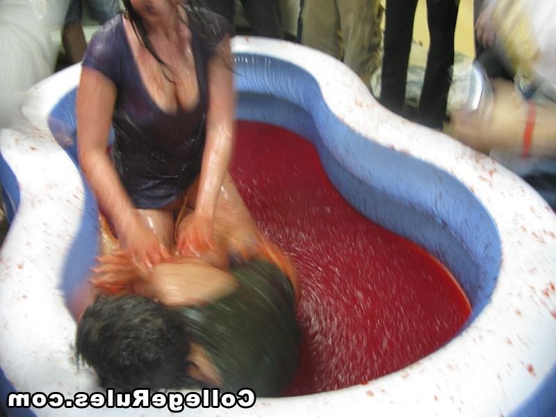 15P Big ass college girl is getting fucked at the party