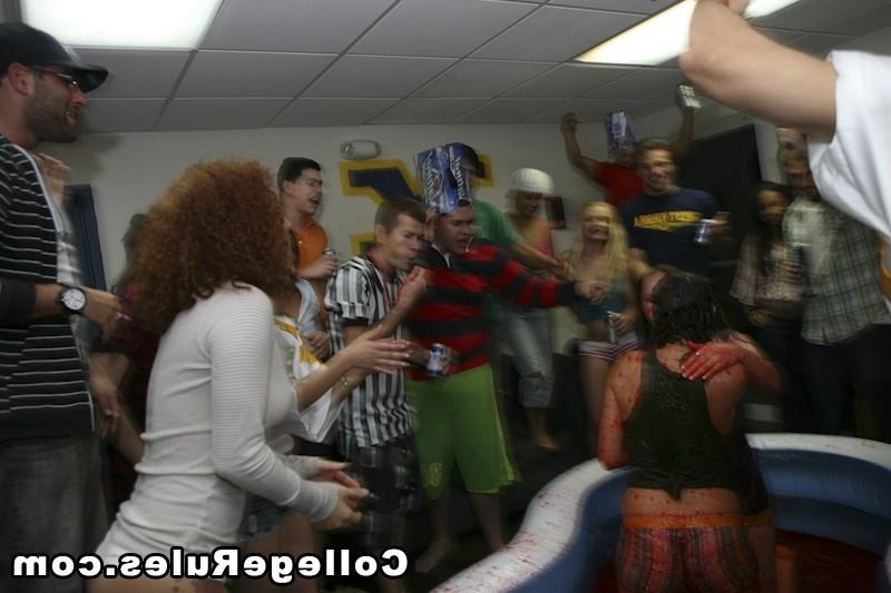 15P Big ass college girl is getting fucked at the party