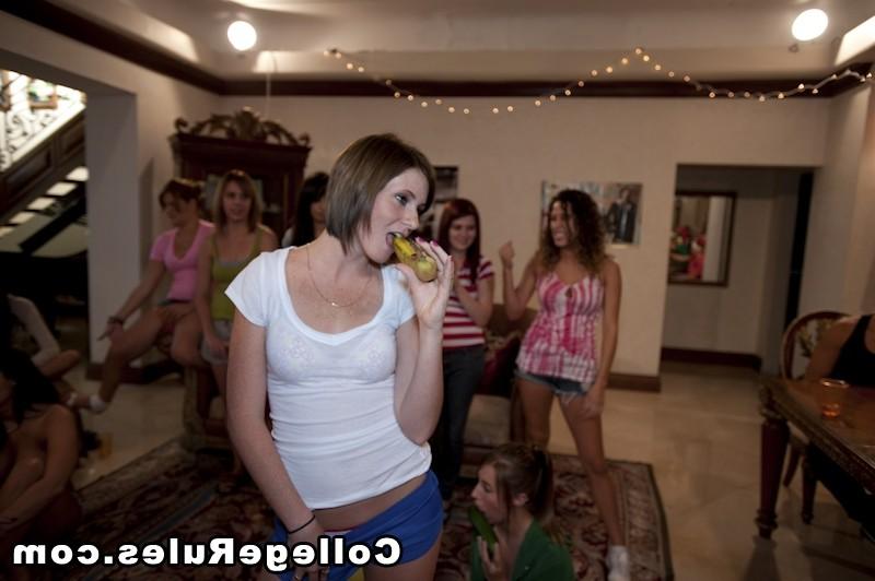 15P College drunk girls is having a girl to girl sex after party