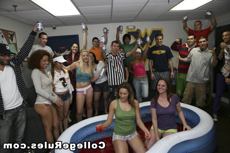 15P Blowjob on party