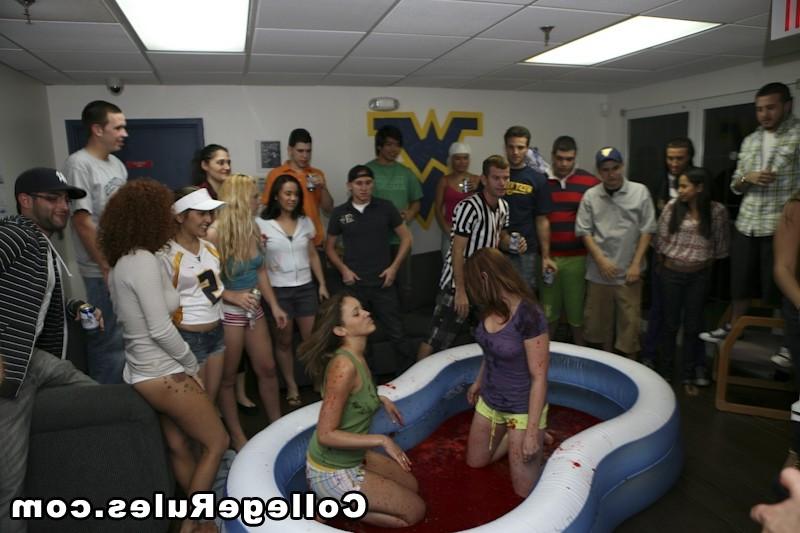 15P Hot college girls