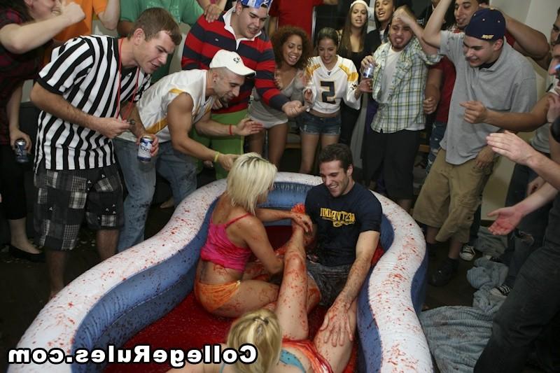 15P Hot college girls