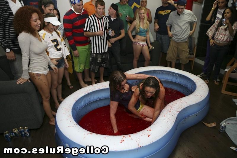 15P Hot college girls