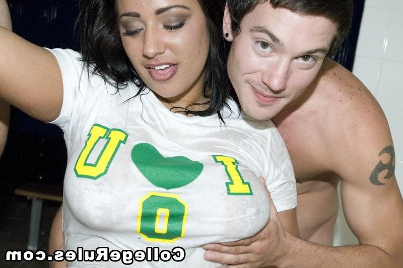15P Big ass college girl is getting fucked at the party