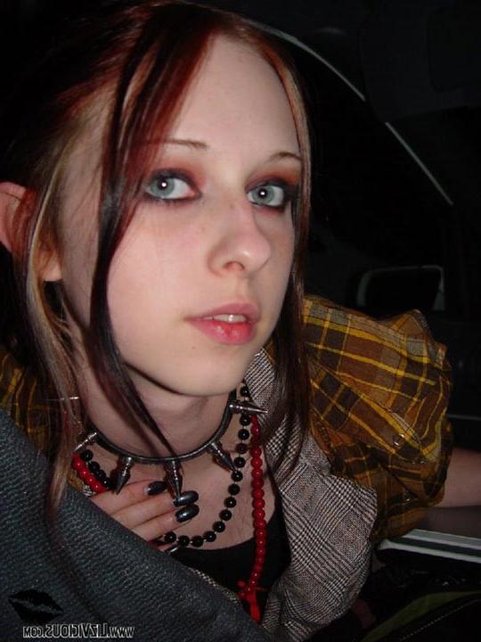 16P Cute redhead teen babe doing amazing blowjob in her car