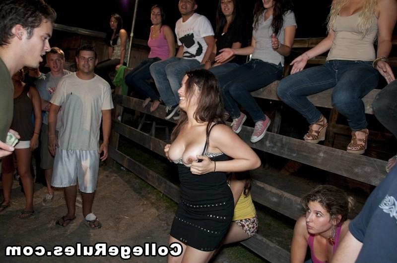 15P Redhead chick and her girlfriend are having girl to girl sex