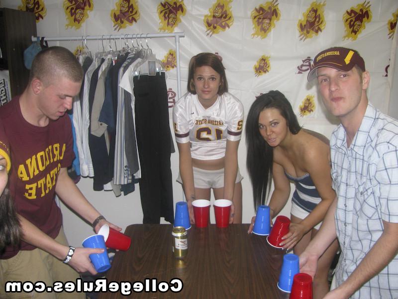 15P College party soon become a hardcore college orgy
