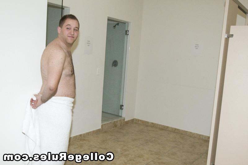 15P College drunk girls is having a girl to girl sex after party