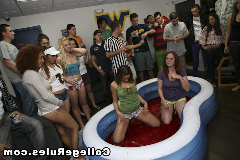 15P Redhead chick and her girlfriend are having girl to girl sex