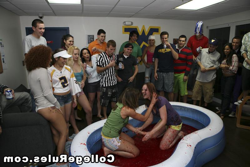 15P Redhead chick and her girlfriend are having girl to girl sex