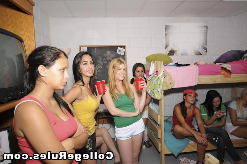 15P Hot college girls love blowjob