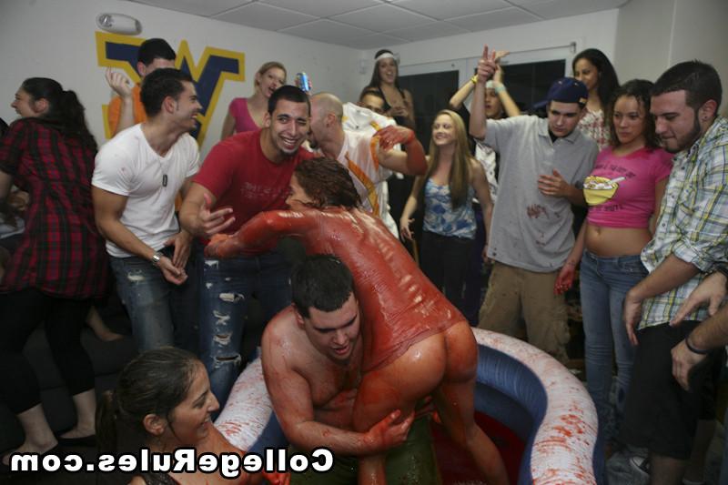 15P Big ass college girl is getting fucked at the party