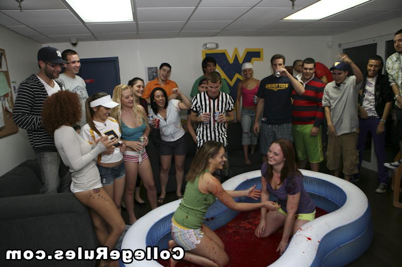 15P Naughty girls enjoy girl to girl sex at the college party