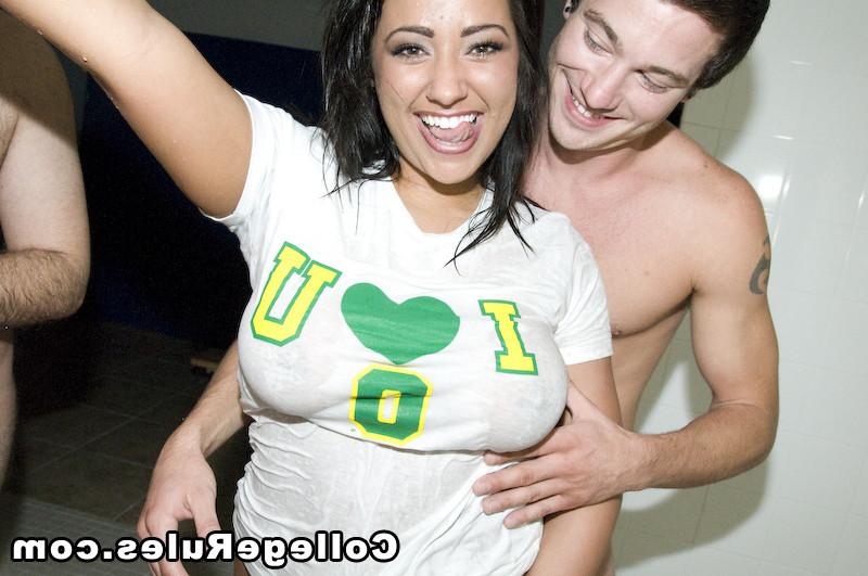 15P Naughty girls enjoy girl to girl sex at the college party