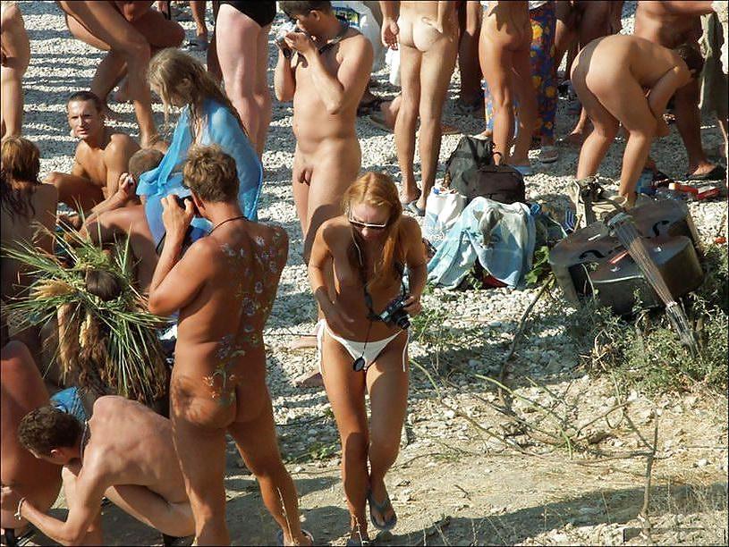 20P Naked beach 155.