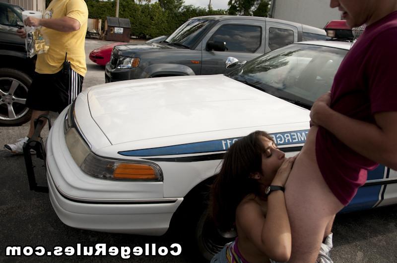 15P College party soon become a hardcore college orgy