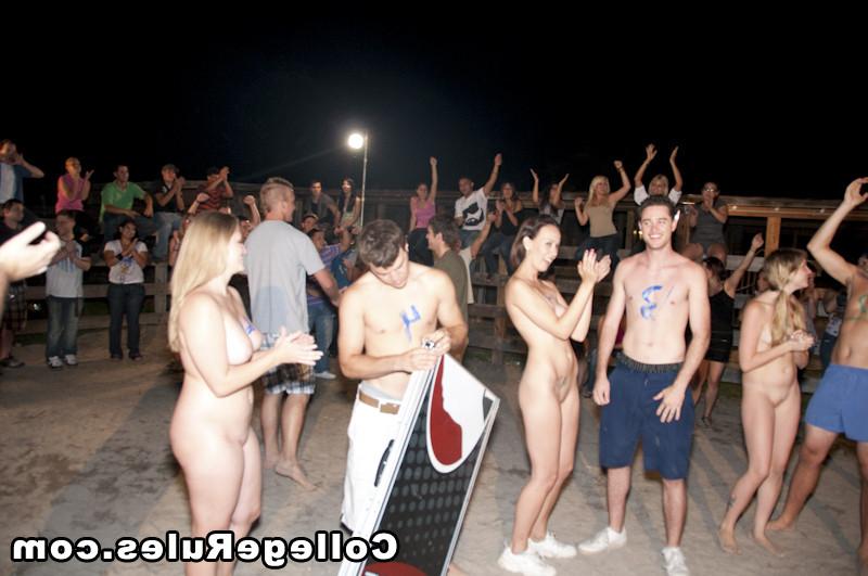 15P Sexy college girls show their tits and gets pounded