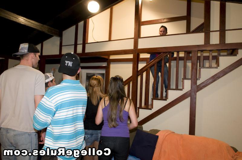 15P Naughty girls enjoy girl to girl sex at the college party