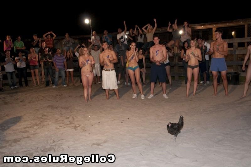 15P College party soon become a hardcore college orgy
