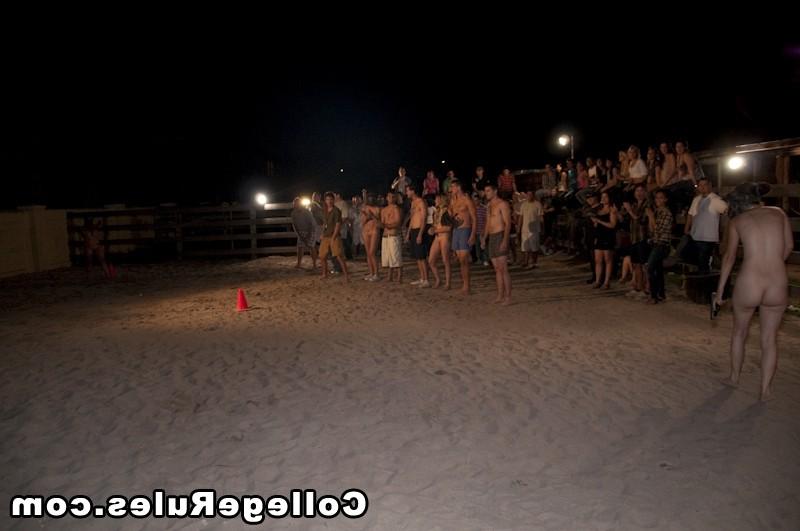 15P College party soon become a hardcore college orgy