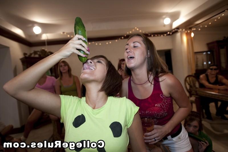 15P Big ass college girl is getting fucked at the party