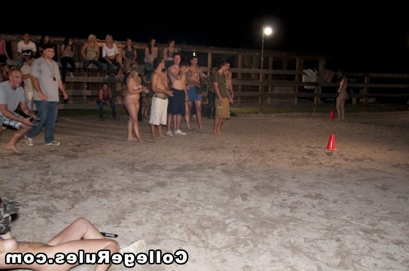 15P Drunk busty college girl gives her man a sloppy blowjob