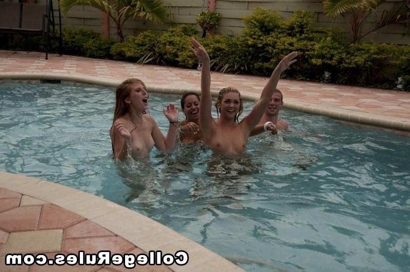 15P College teen girl getting her pussy licked and gives blowjob