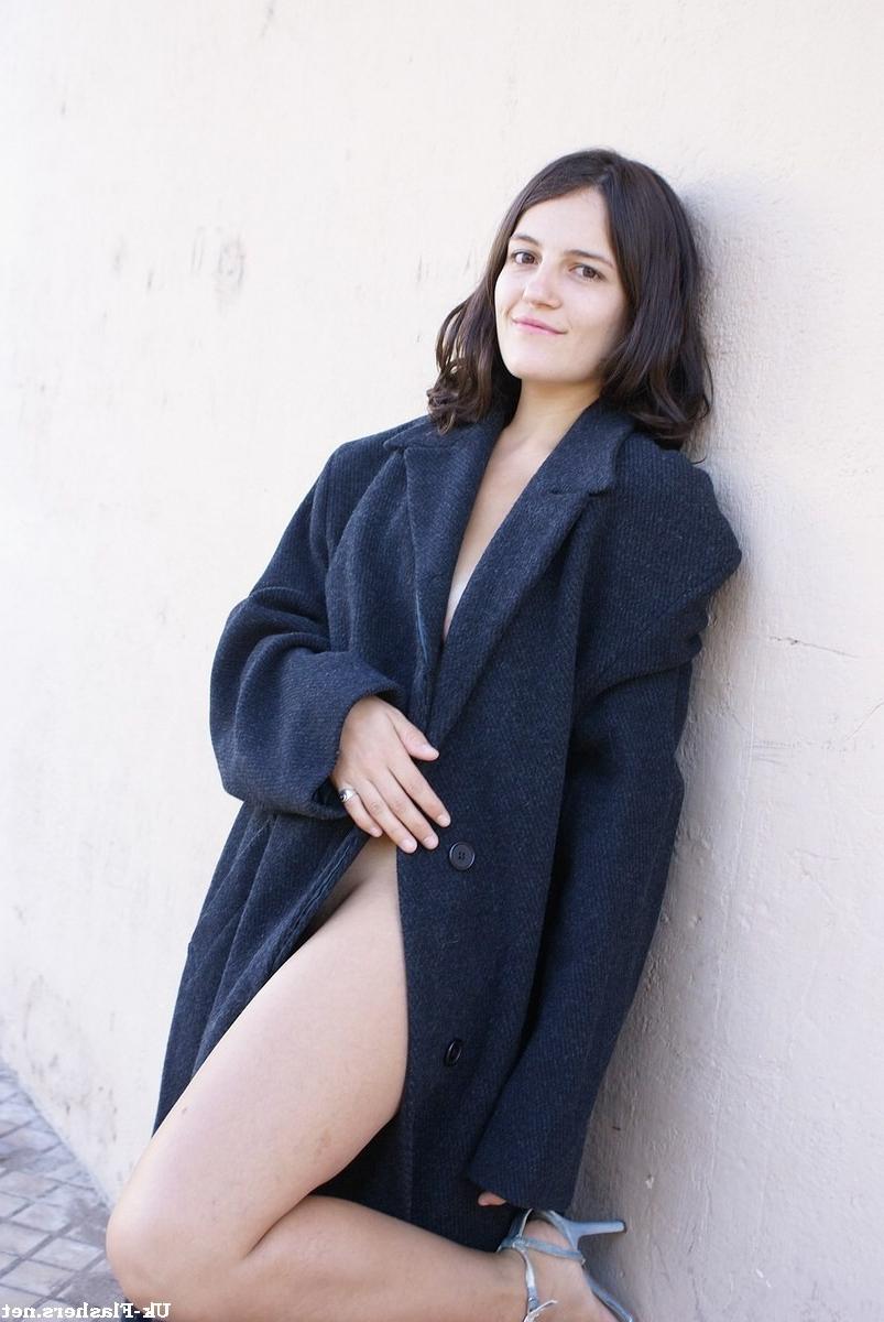 16P Latina exhibitionist Juliettas public nudity and flashing of hispanic milf outdo