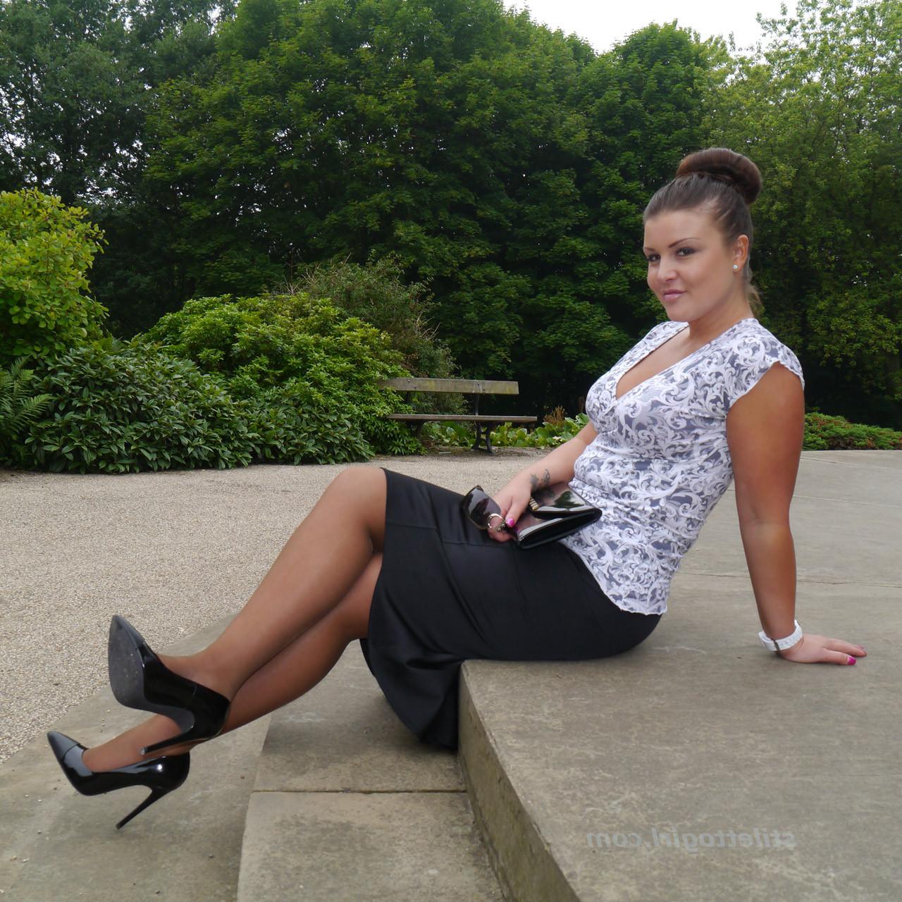 16P Sexy Karen raises shoe fetish desires in a pair of silky nylons 