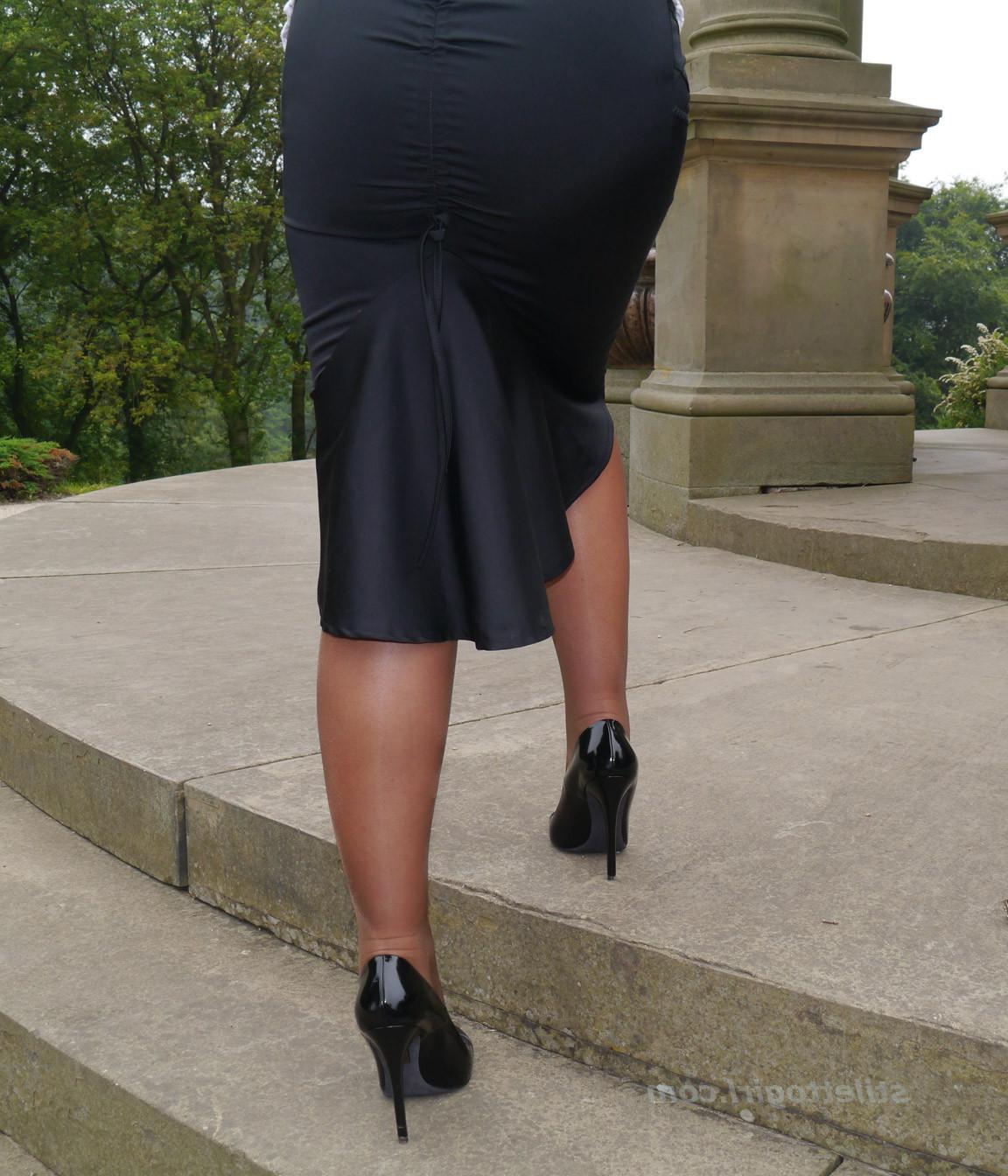 16P Sexy Karen raises shoe fetish desires in a pair of silky nylons 