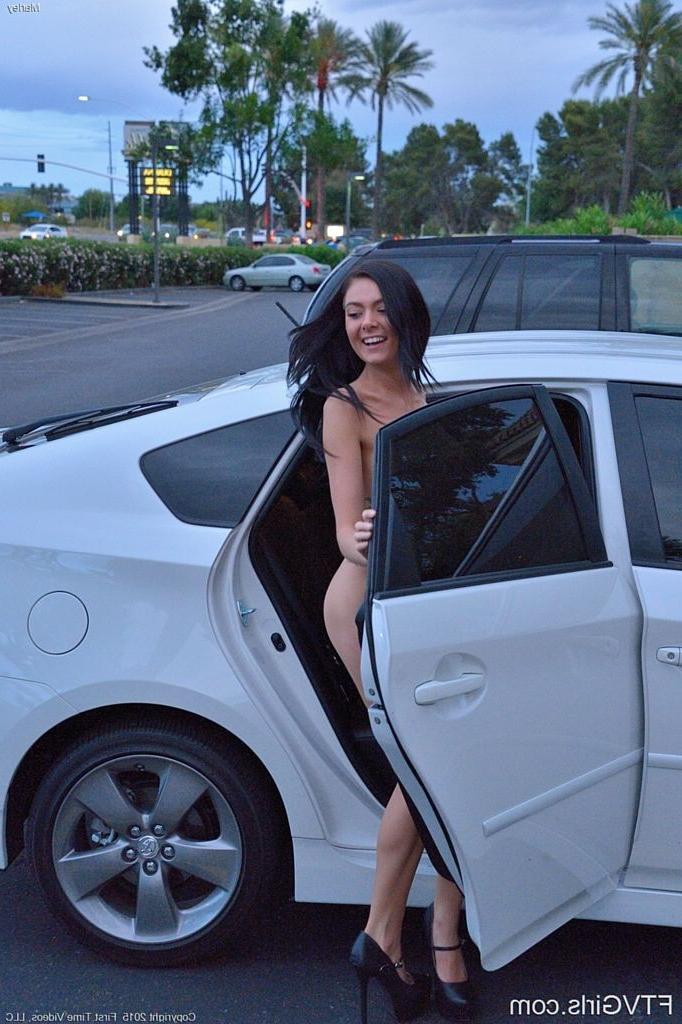 15P Upskirt Flasher Downtown