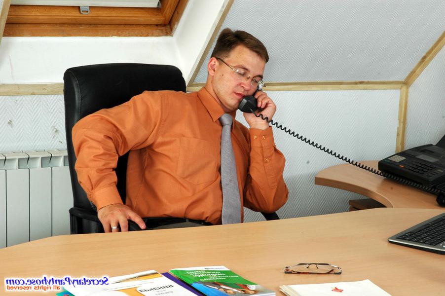 13P Amelia and Peter amazing office pantyhosers