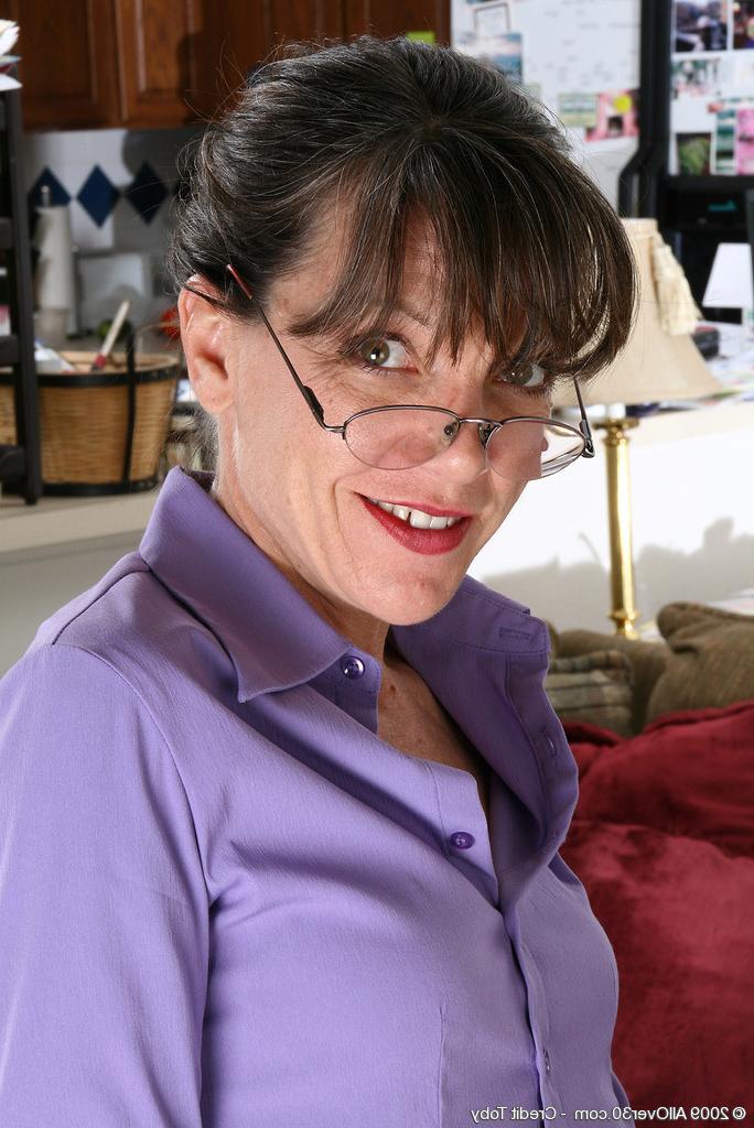15P Hairy and petite Lacy tugs at her muff