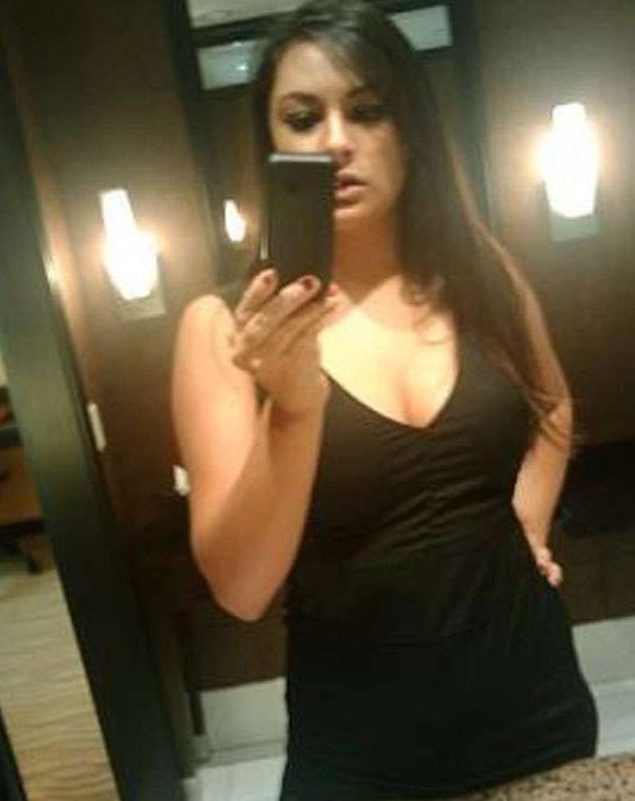 15P Hot amateur brunette posing