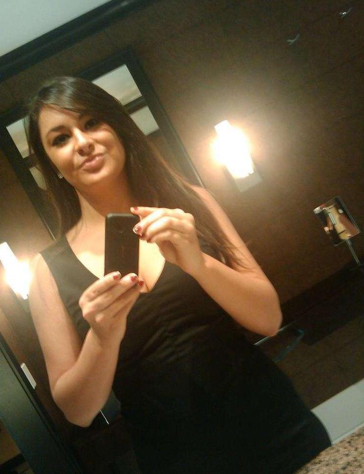 15P Hot amateur brunette posing