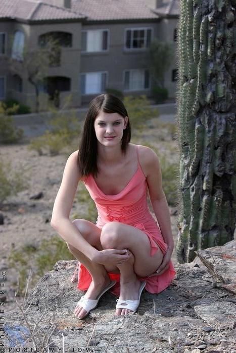 16P Teen Flashing Outdoors