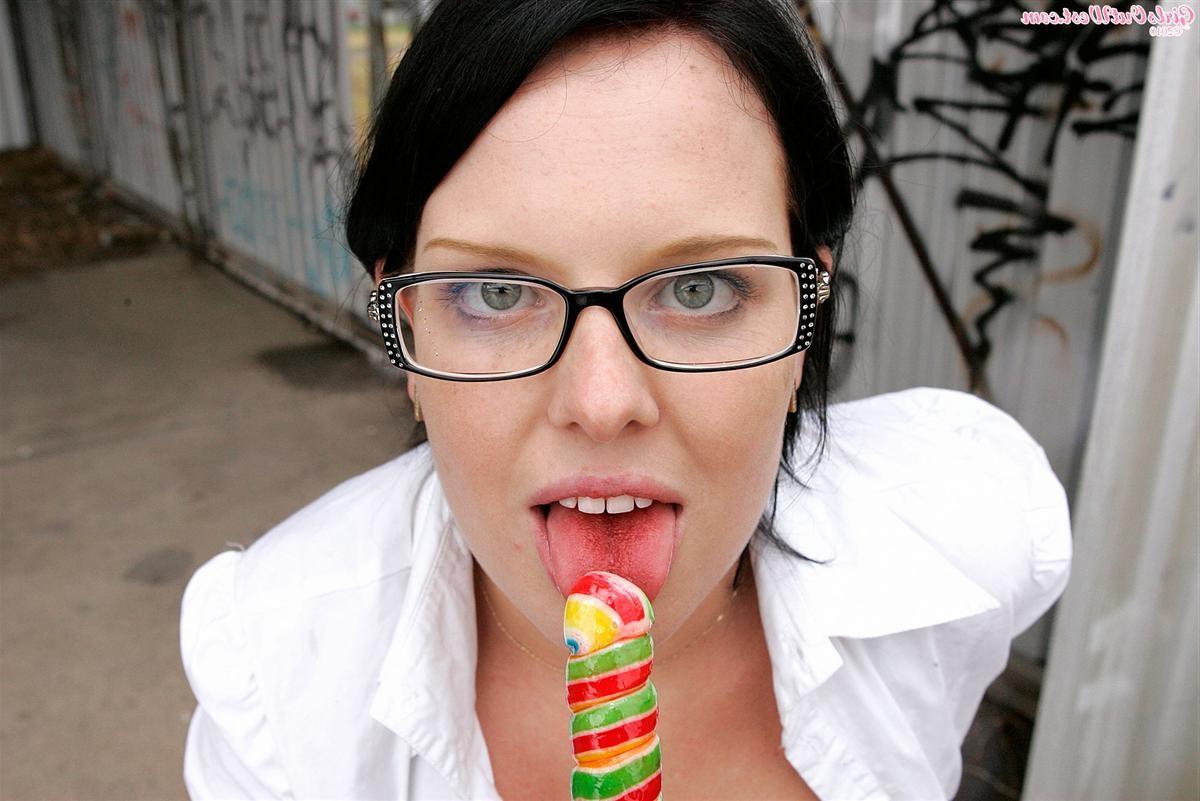 16P Amateur girl friend strips out of schoolgirl outfit outdoors