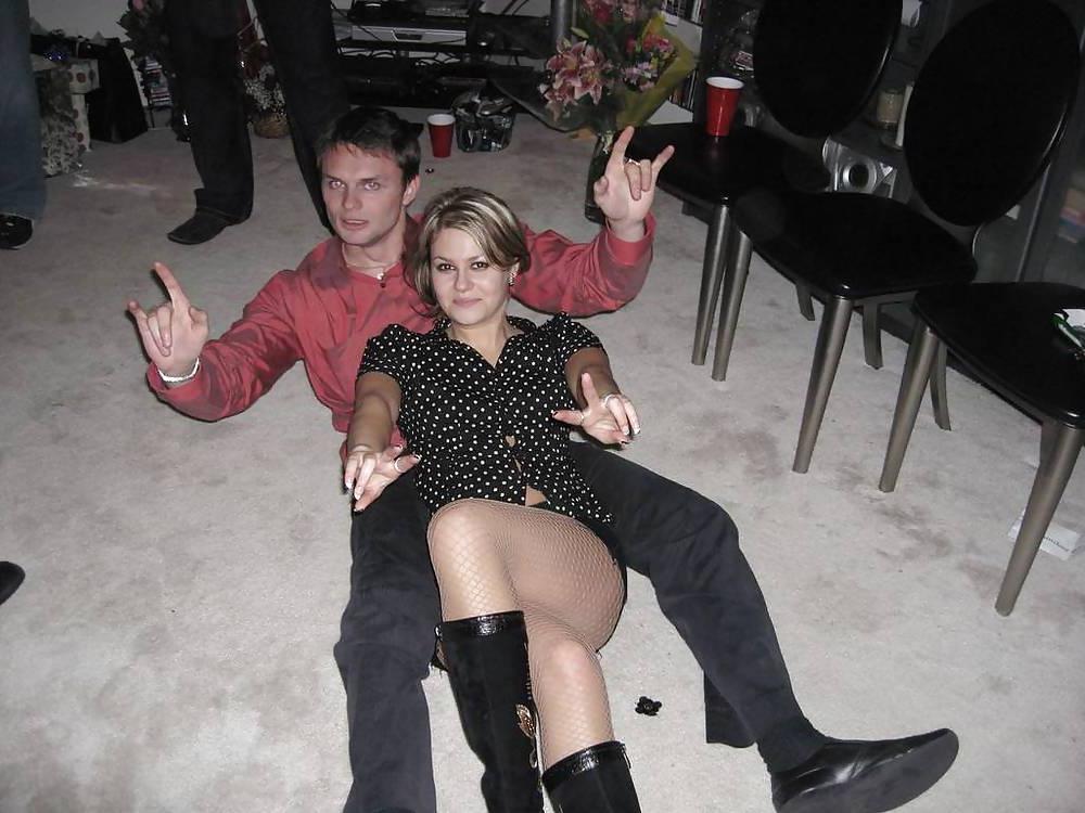 25P Nylon - upskirt - leg 19