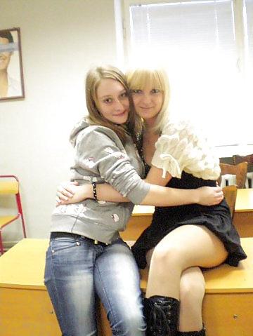 25P Nylon - upskirt - leg 19