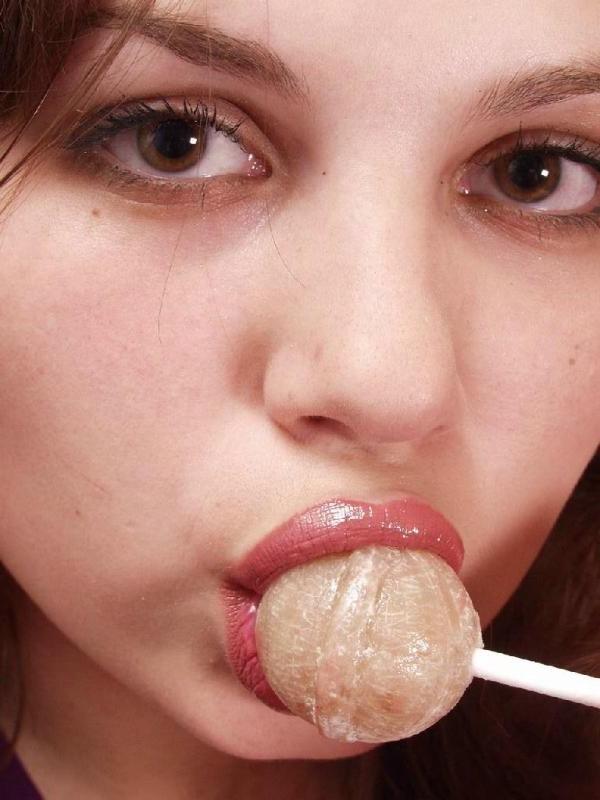 20P Gorgeous hairy pussy teen babe strip teasing
