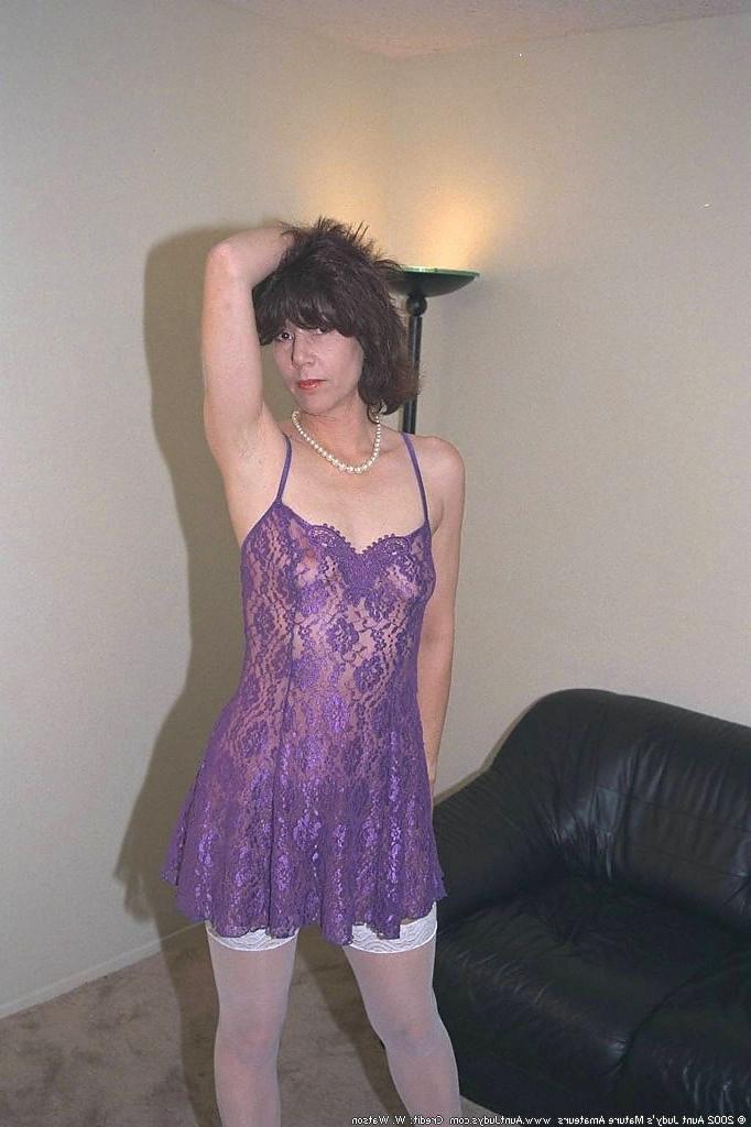 15P Hairy brunette milf pussy