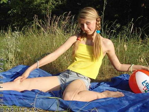 24P Blonde coed nympho spreading outdoors