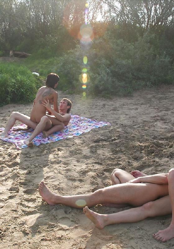 25P Swingers on the beach by Sail