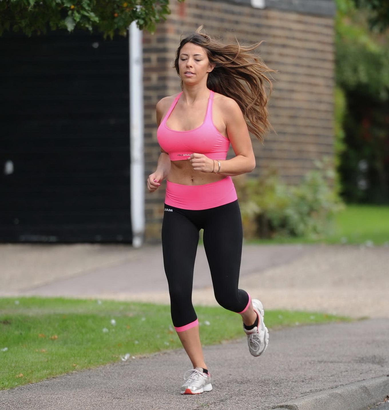 16P Pascal Craymer shows pokies and ass while works out