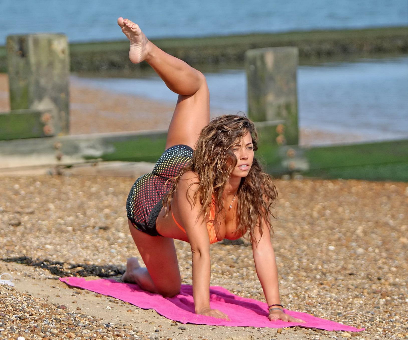 16P Pascal Craymer sexy bikini yoga session at the beach