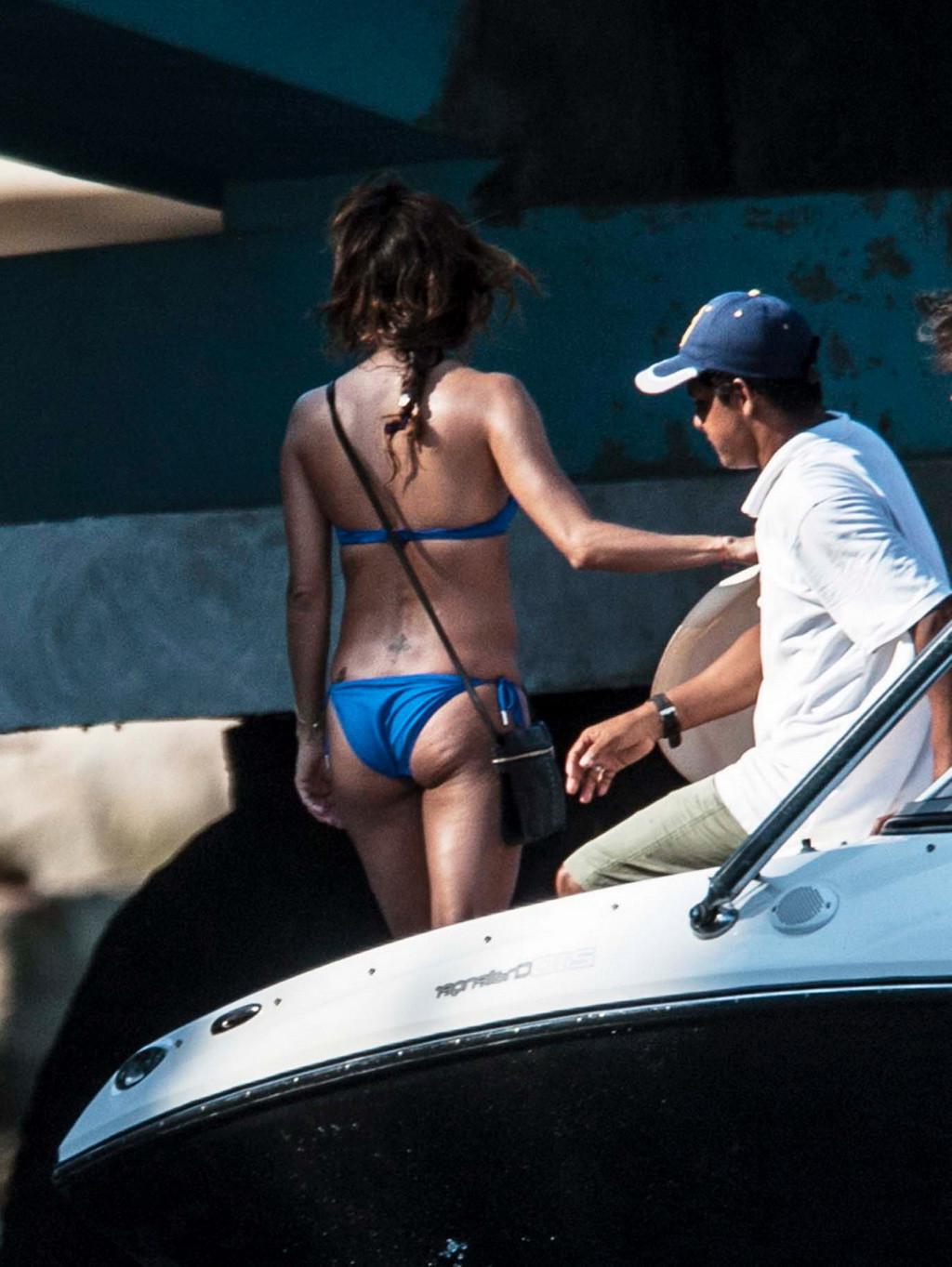 16P Eva Longoria wearing a sexy blue bikini on a yacht in Mexico