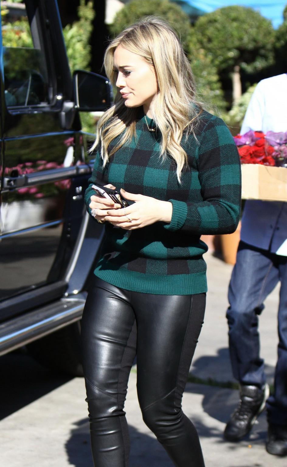 16P Hilary Duff showing off her ass in tight pants out in LA